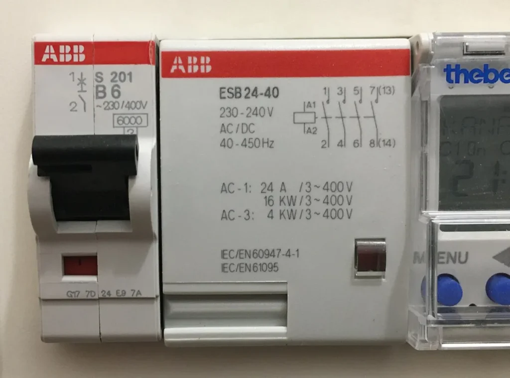 Electrical contactor for AC and refrigeration equipment